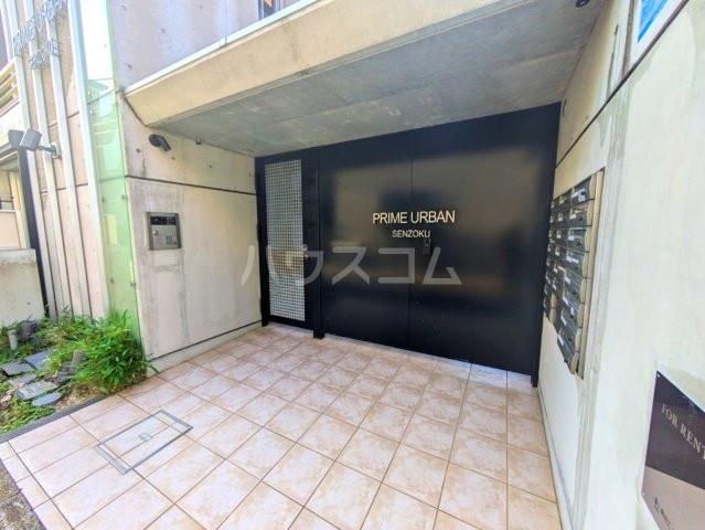 21/30 エントランス