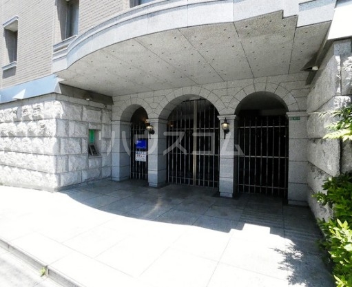 2/4 エントランス