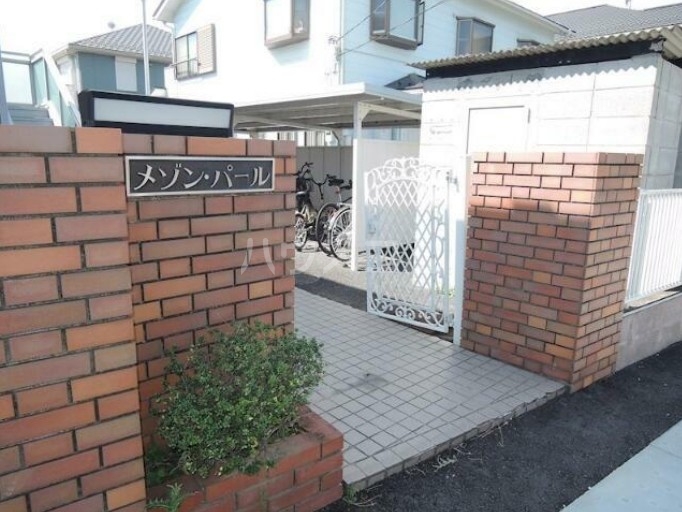 23/30 エントランス