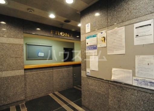 20/23 エントランス