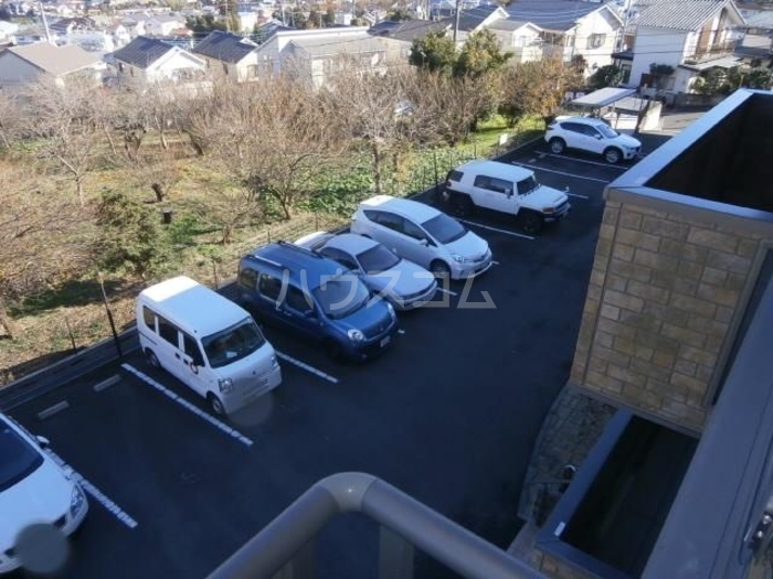 16/22 駐車場