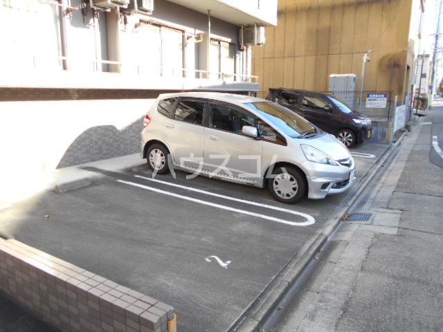 22/30 駐車場