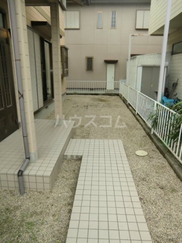 20/23 エントランス