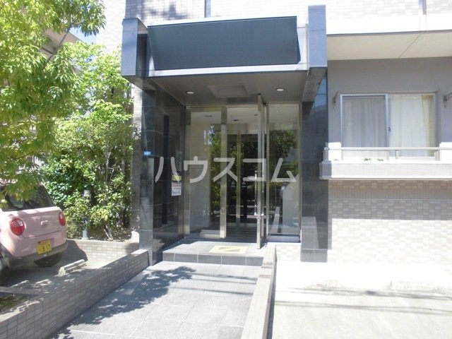 22/30 エントランス