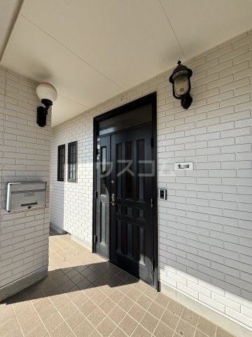 23/23 エントランス