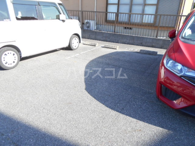 26/30 駐車場