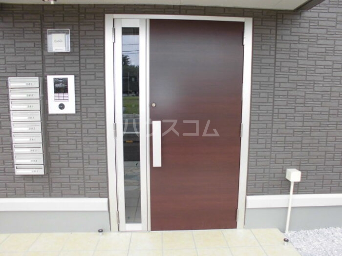 18/29 エントランス