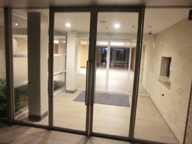 20/28 エントランス