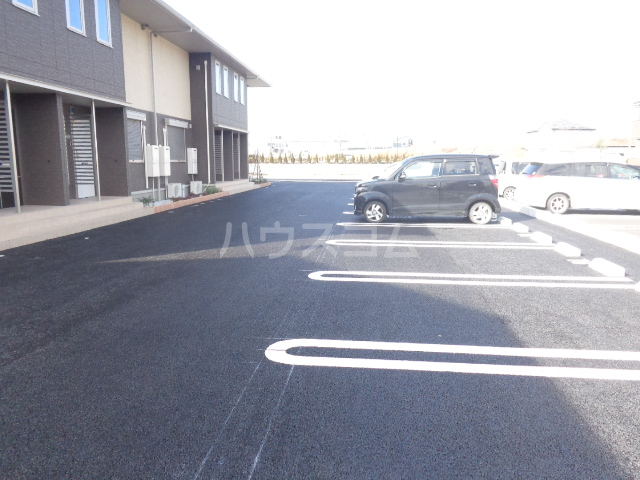 26/30 駐車場
