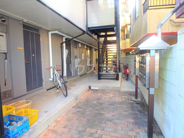 20/30 エントランス