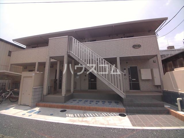 24/30 エントランス