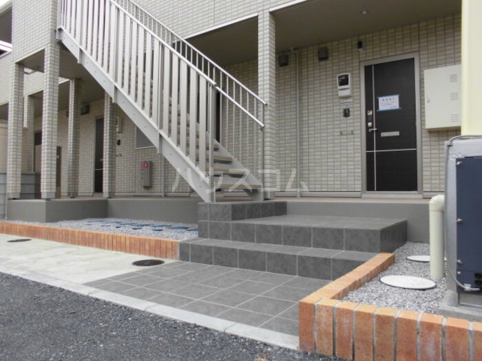 17/27 エントランス