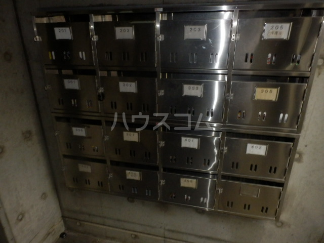 24/30 エントランス