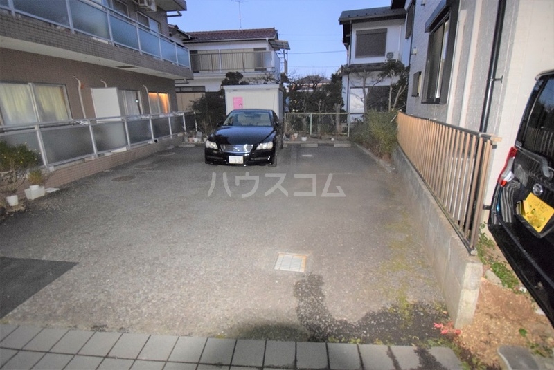 2/10 駐車場