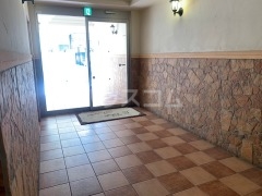 13/22 エントランス