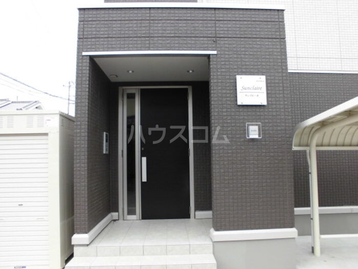 21/30 エントランス