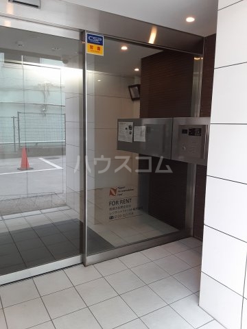 19/30 エントランス