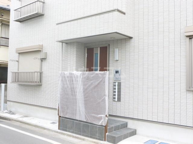 16/21 エントランス
