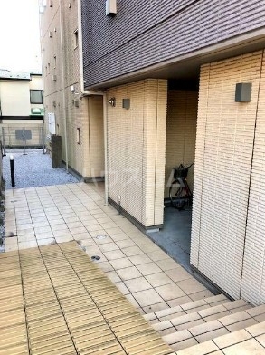 21/28 エントランス