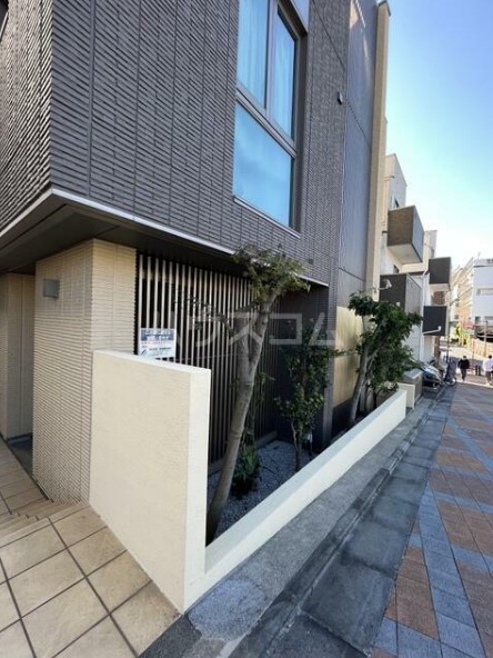 25/30 エントランス