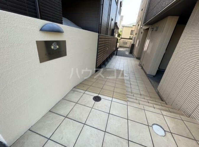 25/30 エントランス