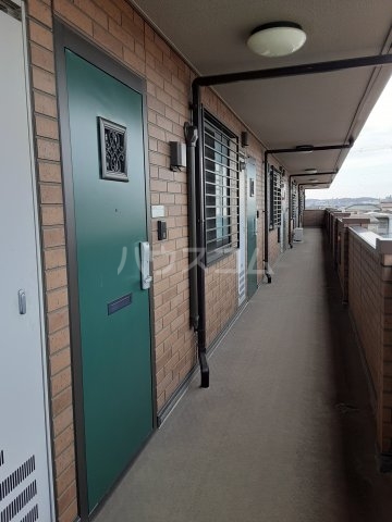 28/30 エントランス