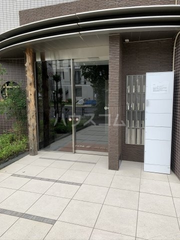 18/21 エントランス