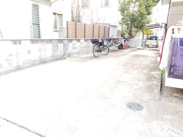 18/21 駐車場