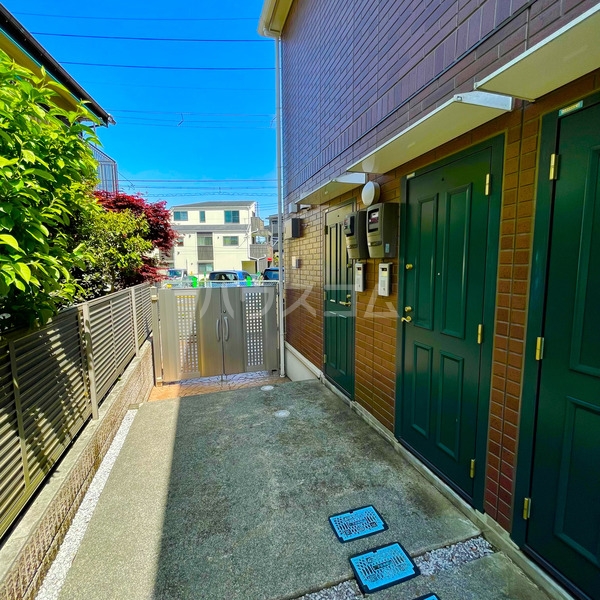 16/21 エントランス