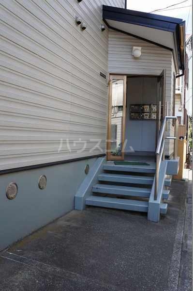 22/30 エントランス