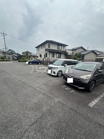 18/23 駐車場