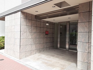 24/29 エントランス