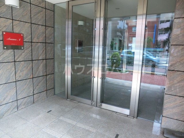 23/29 エントランス