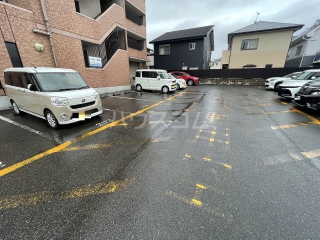 2/5 駐車場