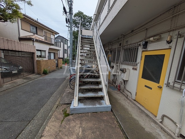 28/30 エントランス