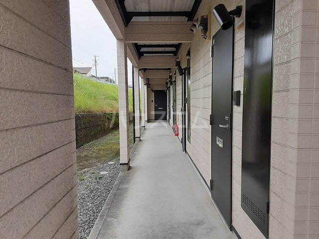 19/30 エントランス