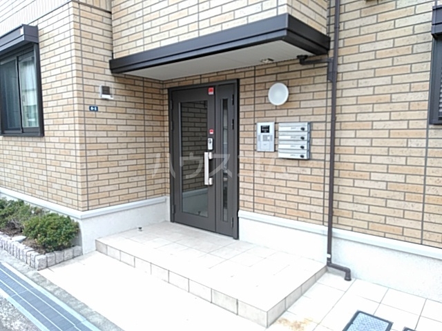 25/30 エントランス