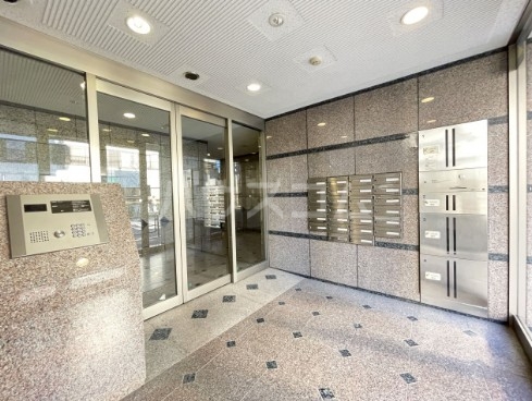 22/30 エントランス