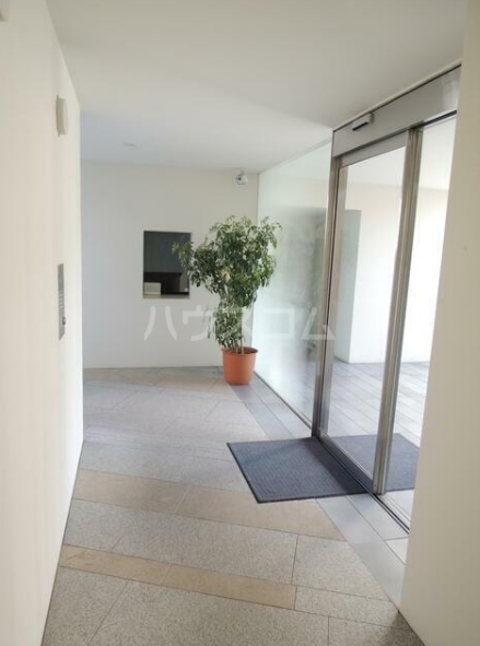 18/28 エントランス