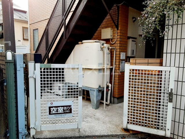 24/30 エントランス