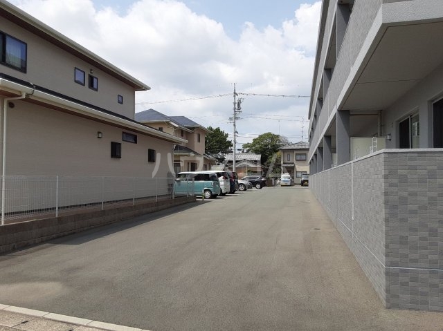 28/30 駐車場