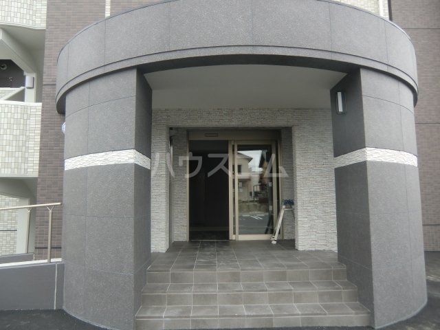 21/26 エントランス