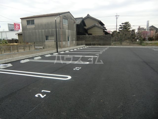21/25 駐車場