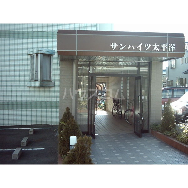 13/19 エントランス