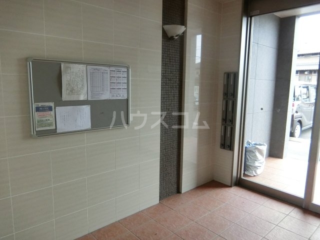 2/4 エントランス