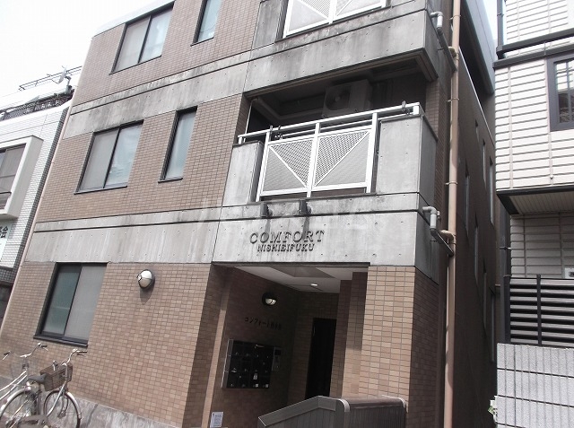 15/21 エントランス