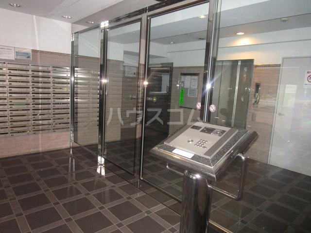 13/17 エントランス