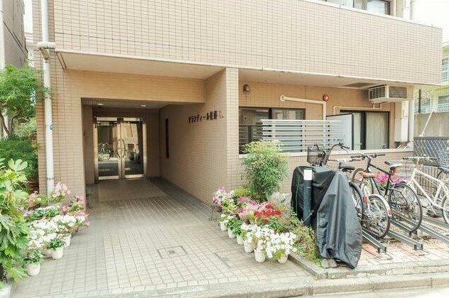 18/22 エントランス