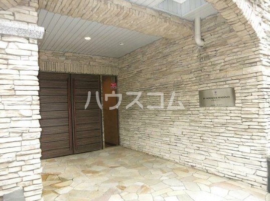 21/30 エントランス