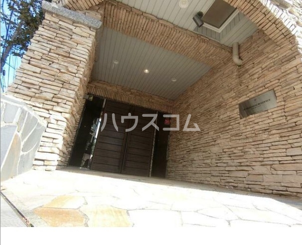 16/26 エントランス